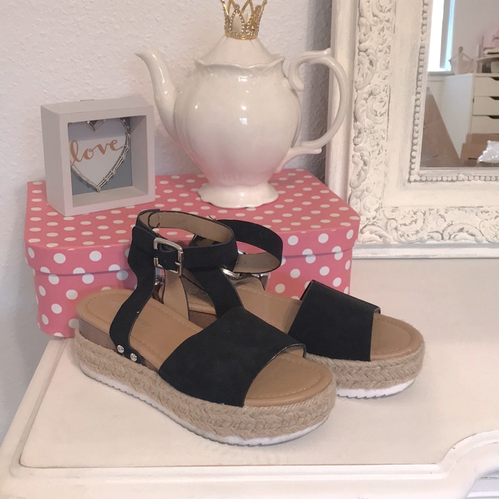 Platform sandals